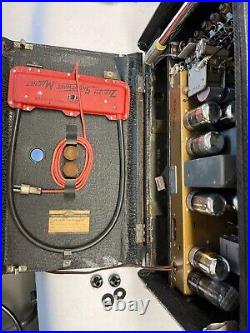 Zenith Trans-Oceanic vintage portable radio, Model 8G005YT
