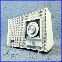 Zenith Tube Radio Model K510WA AM Vintage MCM Mid Century Modern White Works