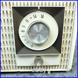 Zenith Tube Radio Model K510WA AM Vintage MCM Mid Century Modern White Works