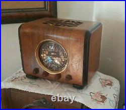 Zenith Vintage Cube Radio Model7d-222