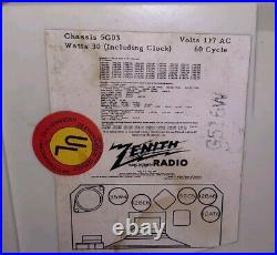 Zenith Vintage Owl Eye Tube Radio Model 5G03 G-516 Bakelite Art Deco White